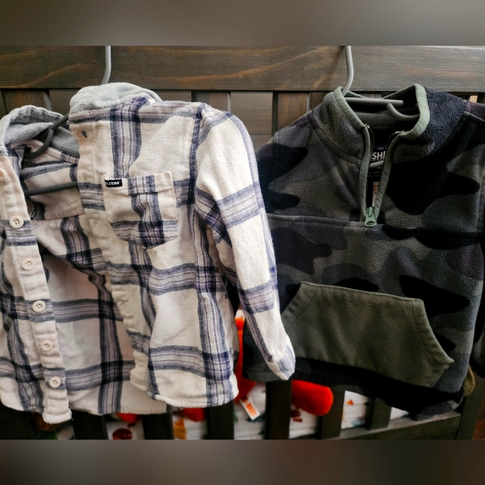 2T - 2 Items Boys - Volcom Hooded Flannel And Osh Kosh Camo Fleece